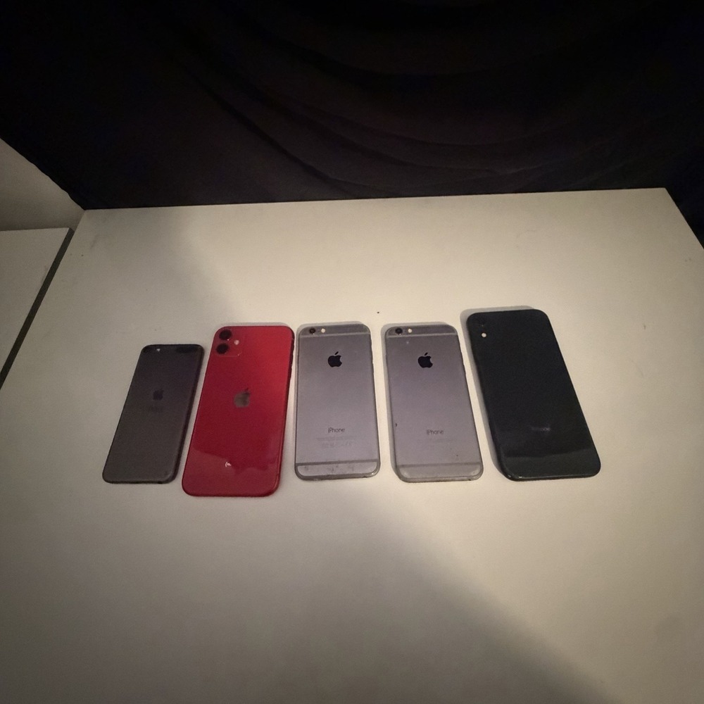 Apple iPhone/ Apple I POD Lot Of 5 For Parts(1 iPhone 11/ 1 iPhone XR/2iphone 6